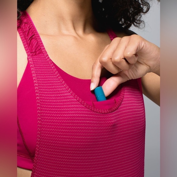 Lululemon Stash It Tank - Picture 4 of 13